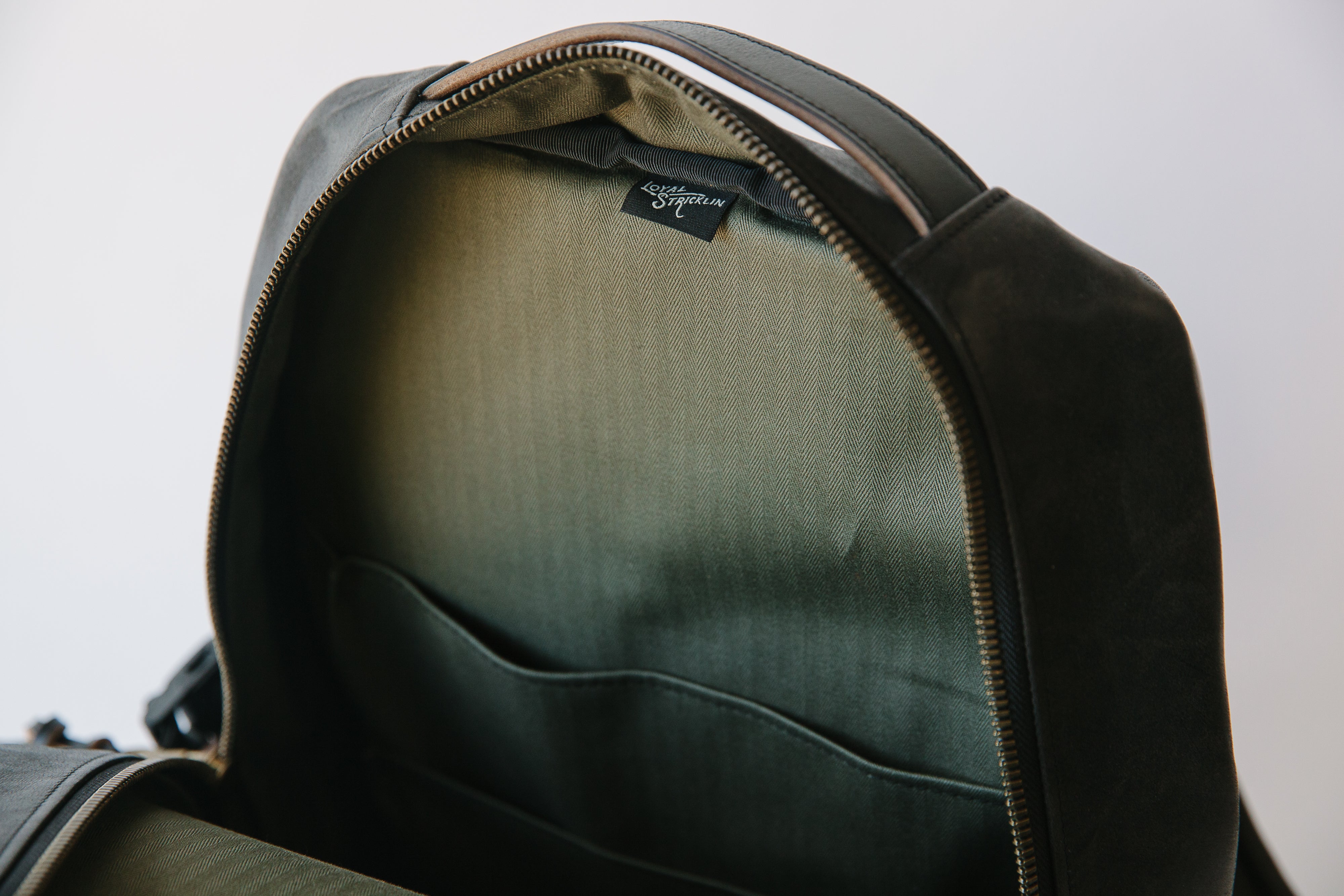 Field Pack - Tumbled Black Chromexcel Horsehide