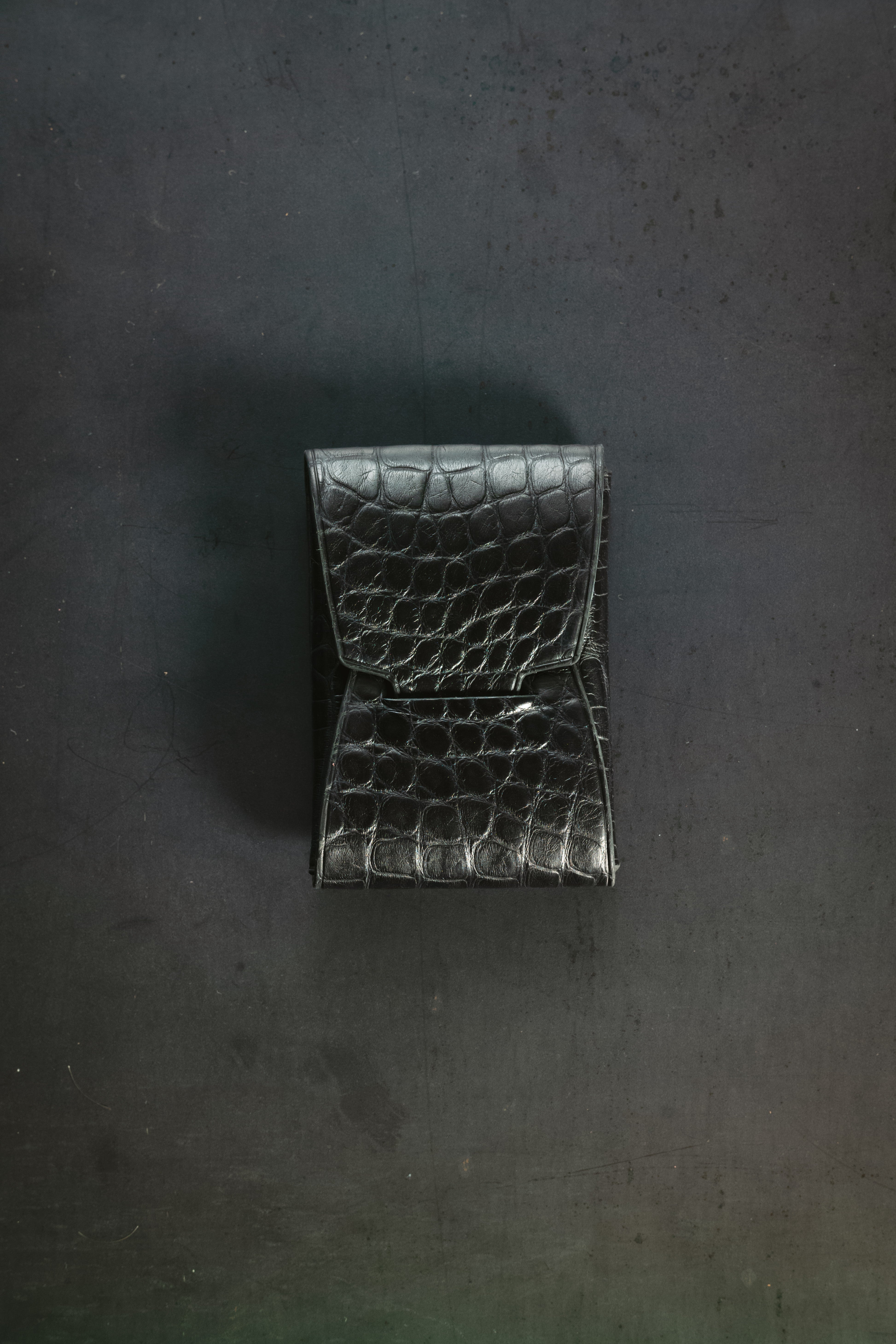 Johnny Slim - Black American Alligator - with Red inlaid Cloaca