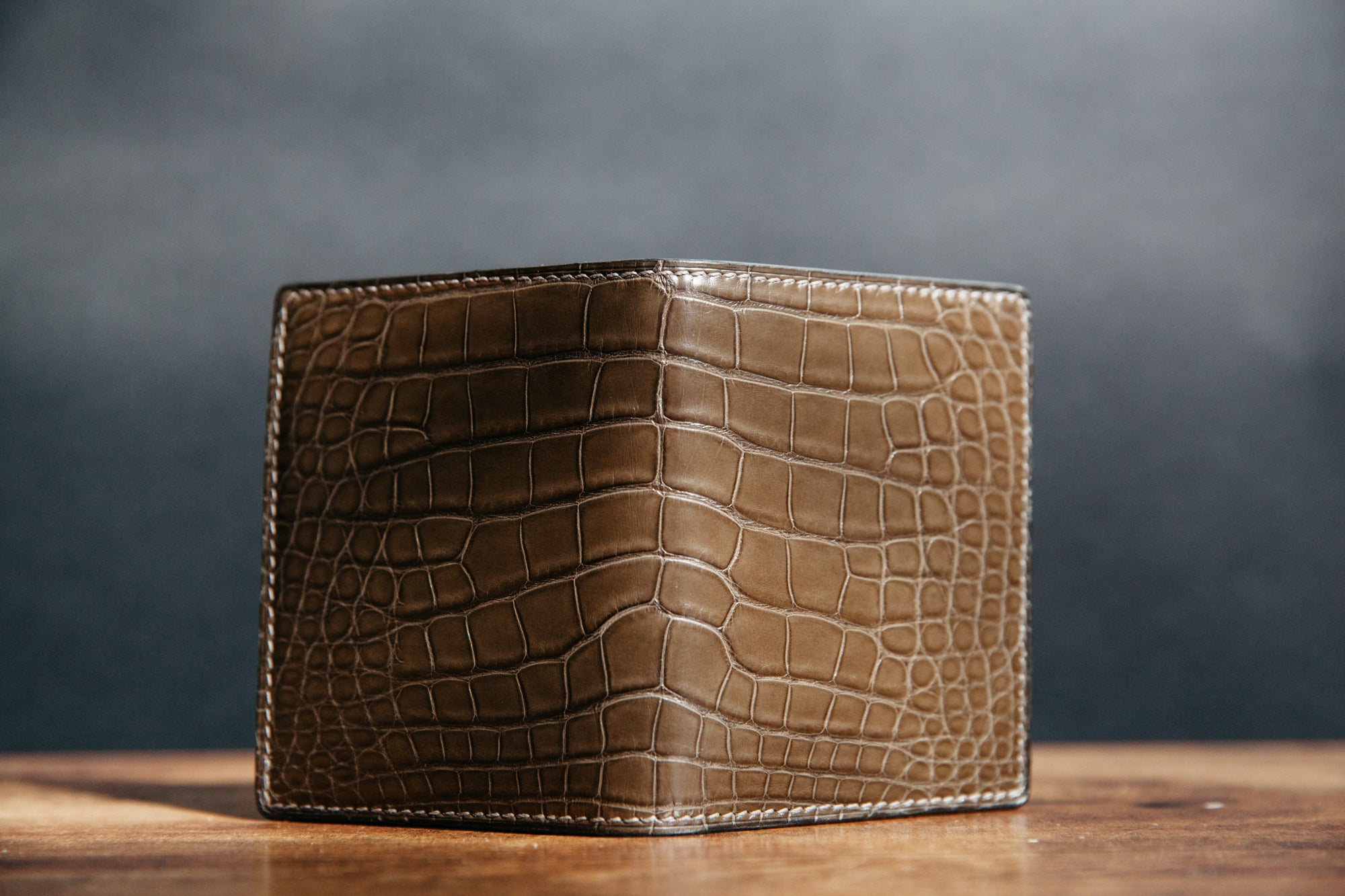 Loyal Bespoke: Signature Vertical Card Wallet in Graphite Alligator