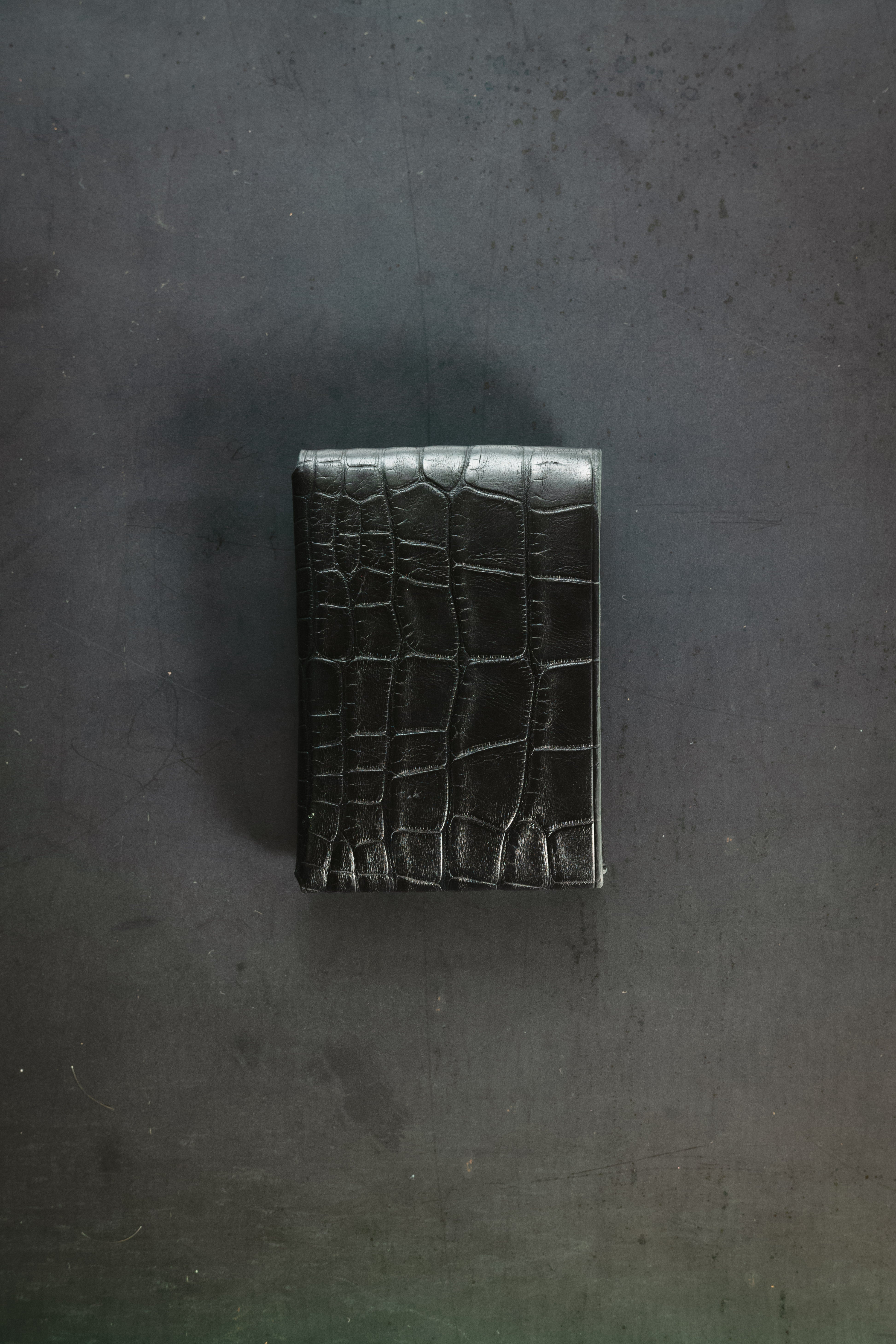 Johnny Slim - Black American Alligator - with Red inlaid Cloaca