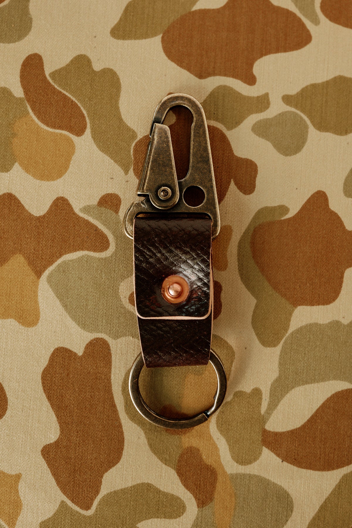 Key Clip Dark Cognac Hatchgrain Shell Cordovan